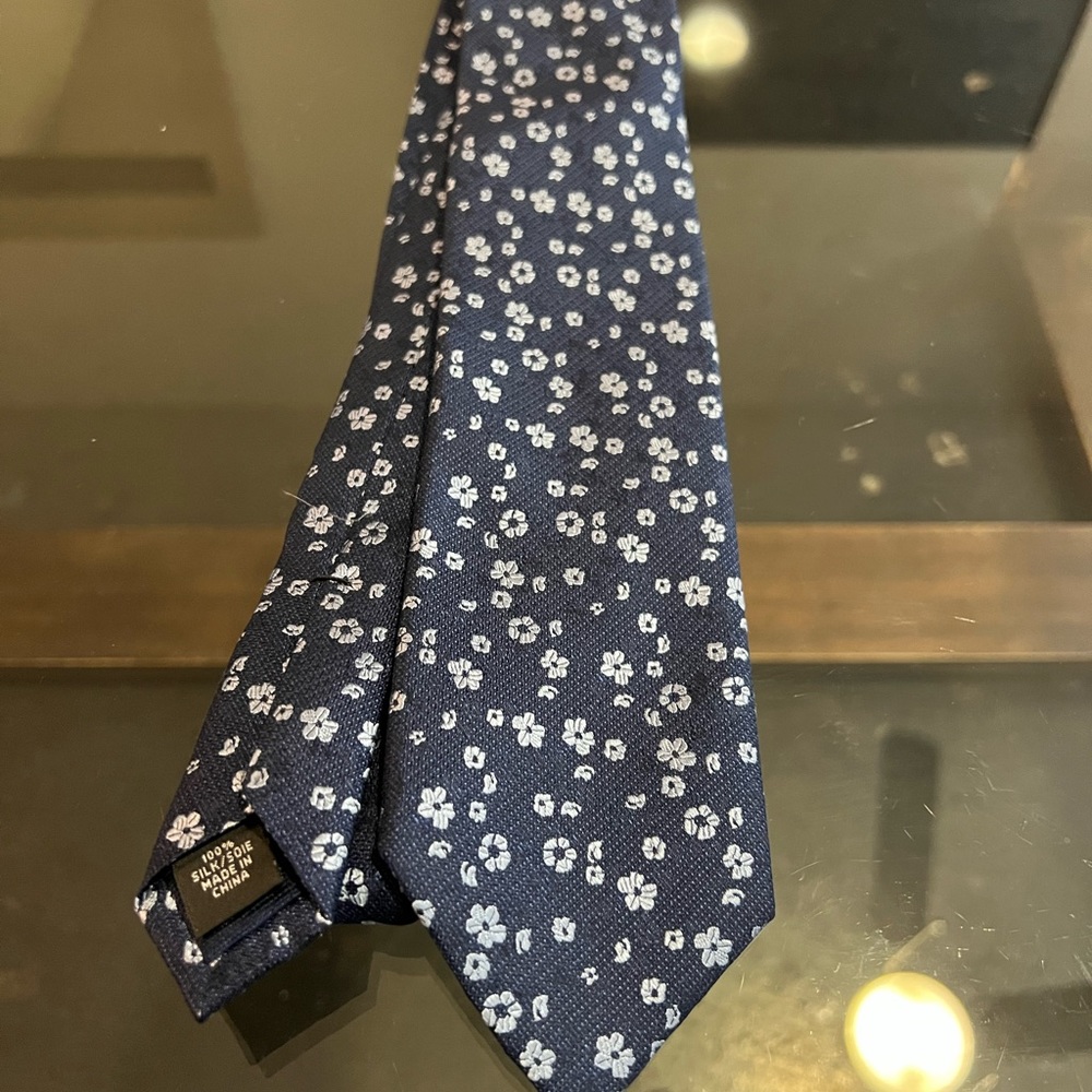 Michael kors floral tie